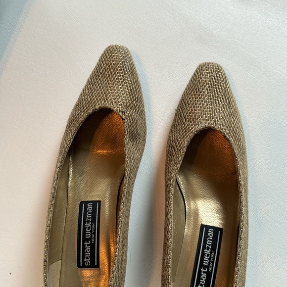 Stuart Weitzman Beige Woven Leather Pumps in 8.5 - Picture 3 of 9